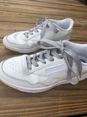Women's Reebok White Leather Sneakers - size 9